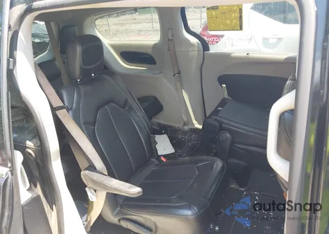 2020 Chrysler Voyager Lxi из США, поврежденный, VIN 2C4RC1DG4LR145063